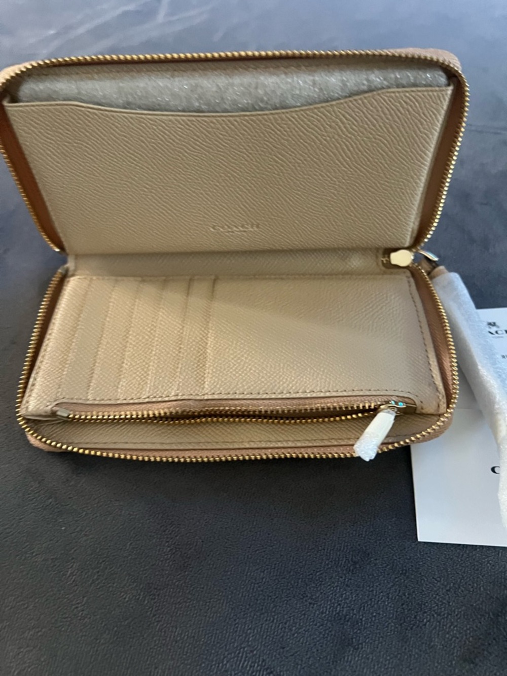 NWT Coach Zip Around Wallet in Light Taupe - Picture 4 of 8